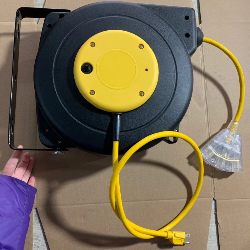 50ft-Ceiling-Wall-Mount-14-3-SJTOW-SJTW-3-Outlets-NENA5-15-13A-Circuit-Breaker-Retractable-Extension-Cord-Reel