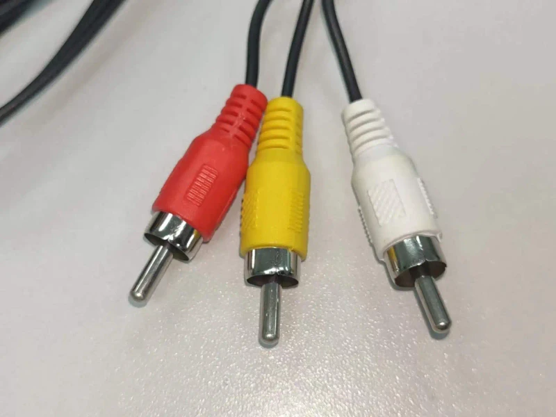 Portable-Short-Length-3.5mm-to-3-RCA-Audio-Video-Cable-Gold-Plated-Connector-for-Travel-Mobile-Entertainment-Devices